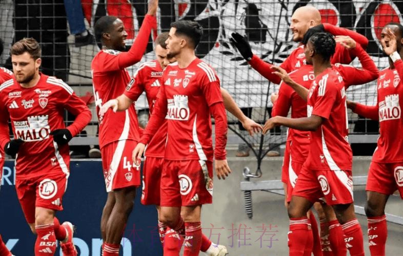 恩德里克对布雷斯特完成9次过人，法甲单场唯一8+次过人球员